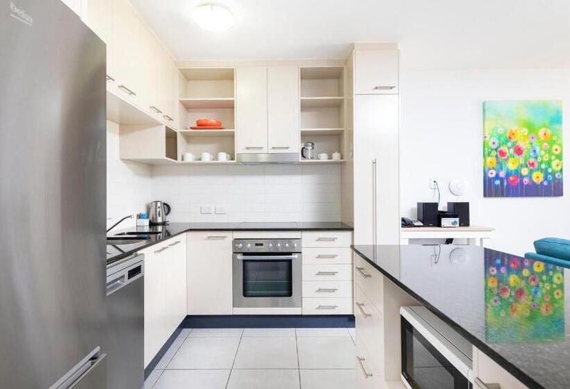 2 Bedrooms Apartment City View, Sevan Apartments Forster