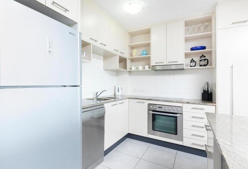 2 Bedroom Apartment with Views, Sevan Apartments Forster