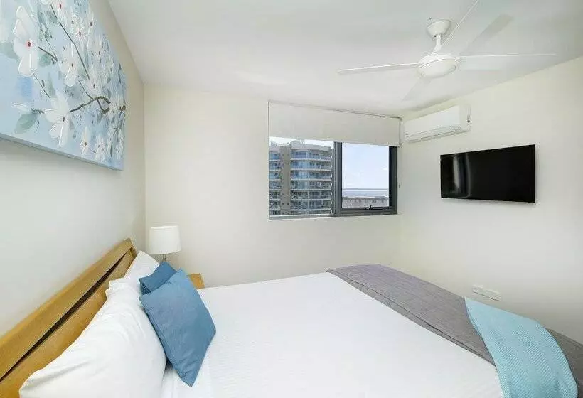 2 Bedroom Apartment with Views, Sevan Apartments Forster