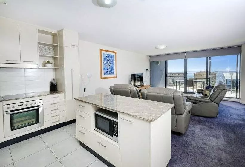 2 Bedroom Apartment with Views, Sevan Apartments Forster