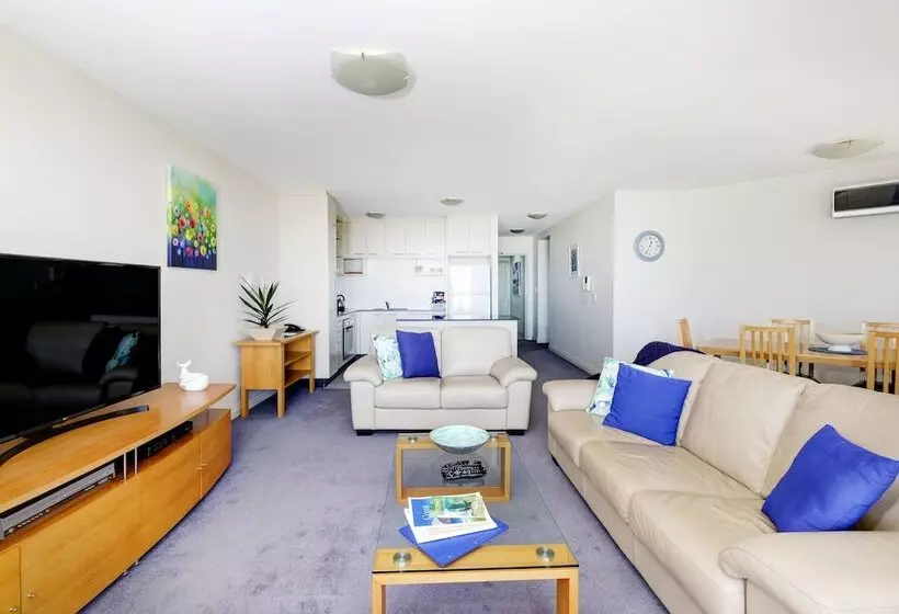 2 Bedroom Apartment with Views, Sevan Apartments Forster
