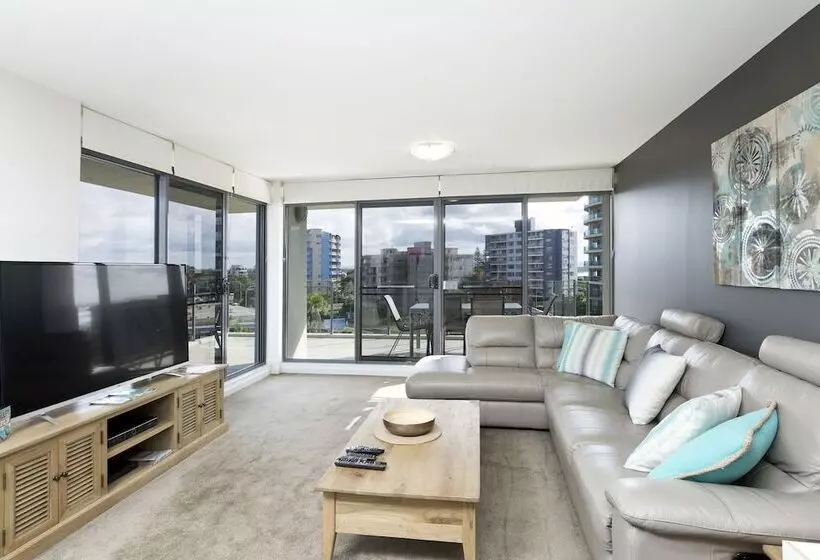 2 Bedroom Apartment with Views, Sevan Apartments Forster