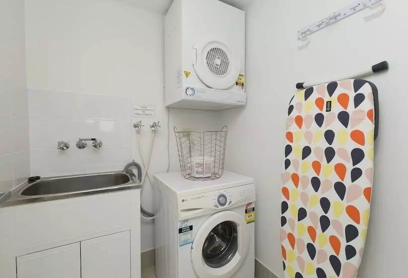 2 Bedroom Apartment with Views, Sevan Apartments Forster