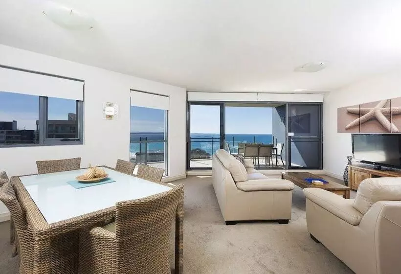 2 Bedroom Apartment with Views, Sevan Apartments Forster