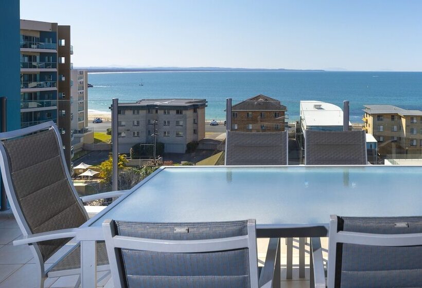 2 Bedroom Apartment with Views, Sevan Apartments Forster