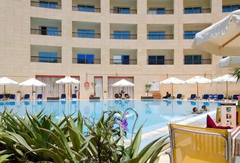 اتاق استاندارد با چشم‌انداز استخر, Swiss Inn Teda Hotel & Aqua Park