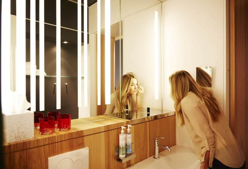 غرفه قياسيه سريرين مزدوجين, Alt Hotel Winnipeg