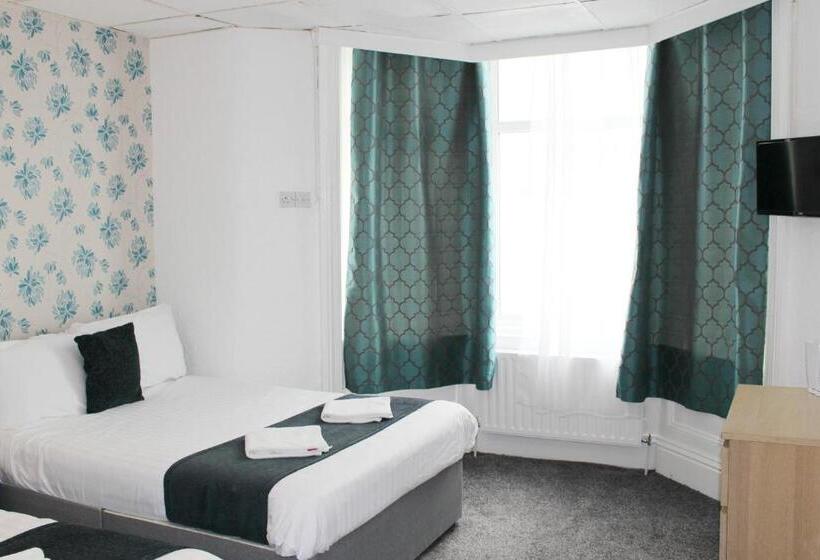 Семейный Номер, Calypso Hotel Blackpool