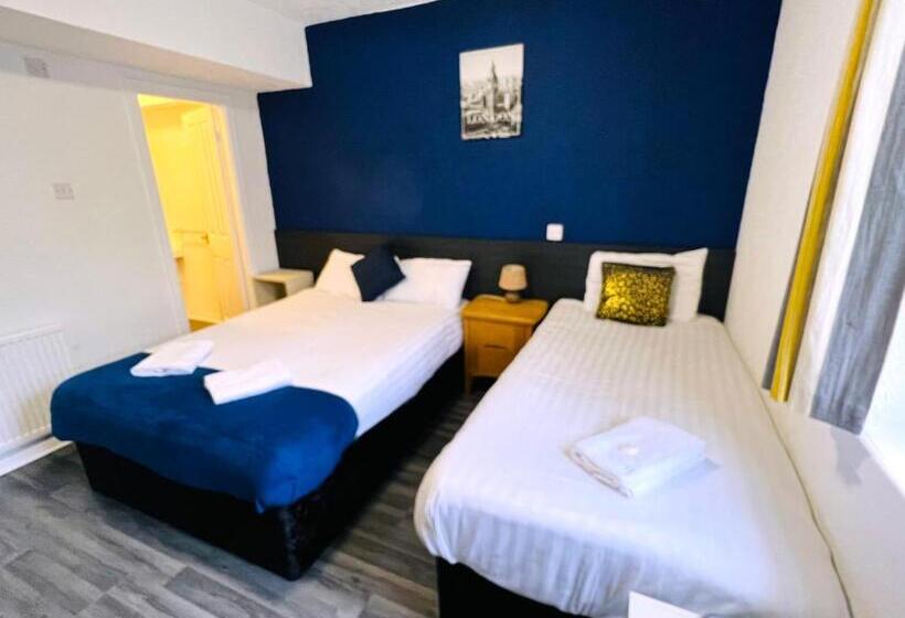 Семейный Номер, Calypso Hotel Blackpool