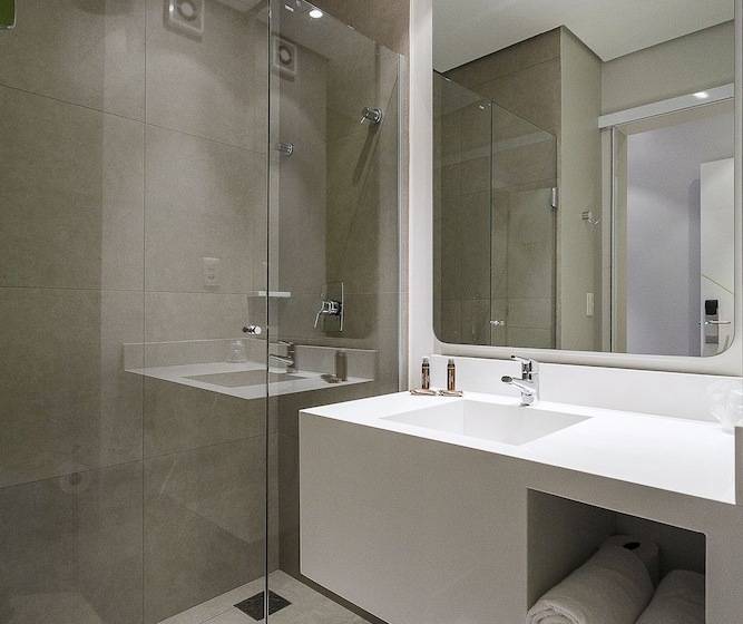 スタンダードルーム, Dmax