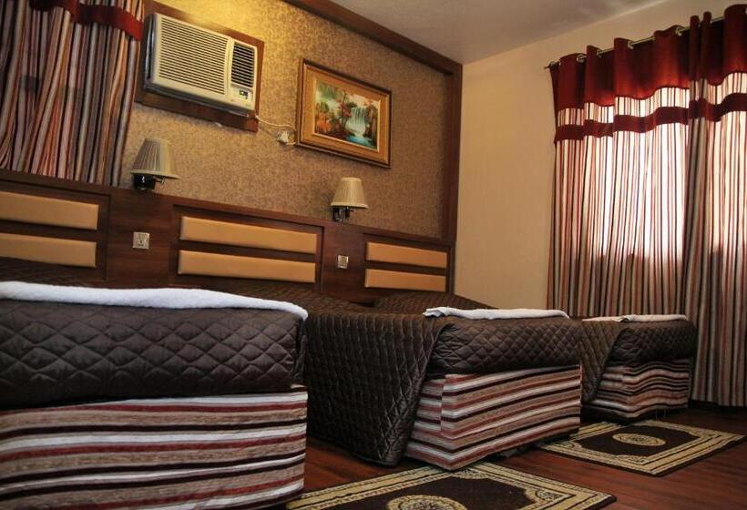Трехместный Номер Deluxe, Downtown