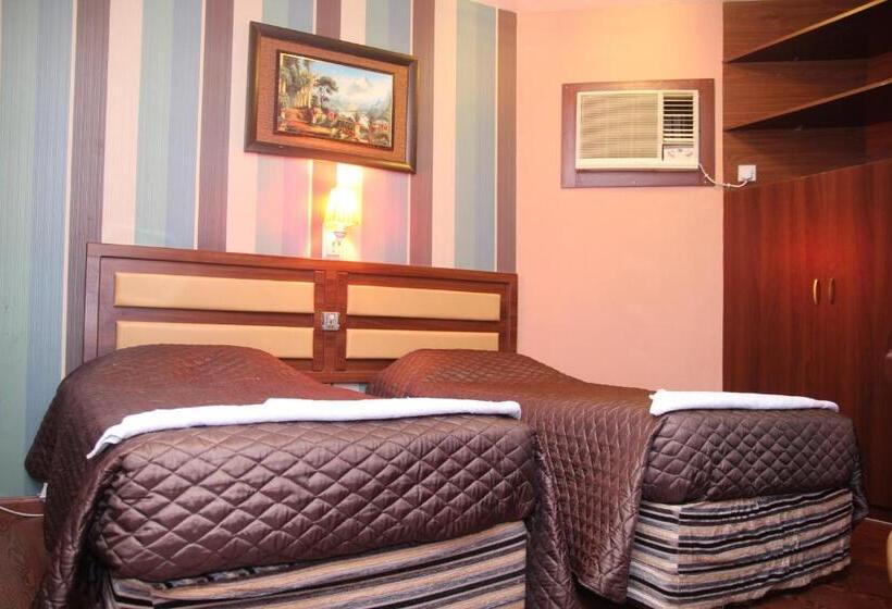 豪华房间, Downtown