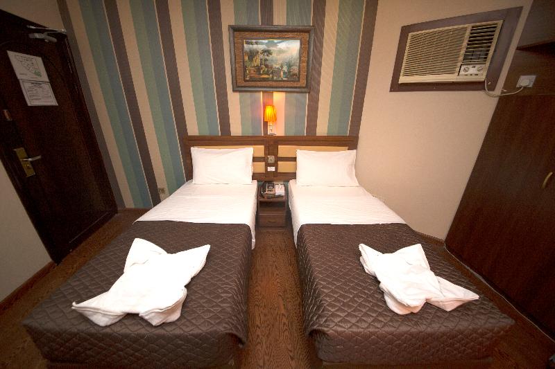 豪华房间, Downtown