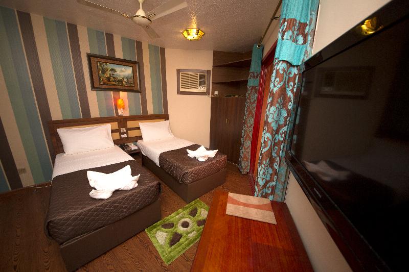 豪华房间, Downtown