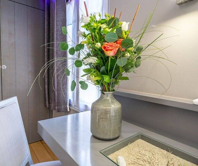 デラックススイート, Elegance Suites