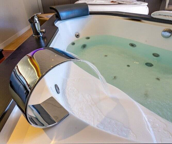 豪华套房, Elegance Suites