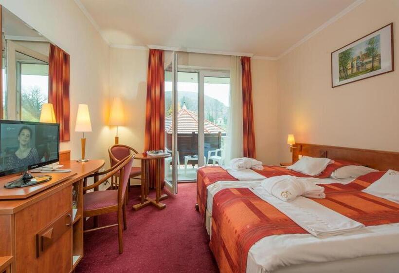 غرفة قياسية مزوَّدة بشُرفة, Erzsébet Park