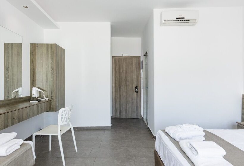 חדר סטנדרט לשלושה, Kahlua Boutique