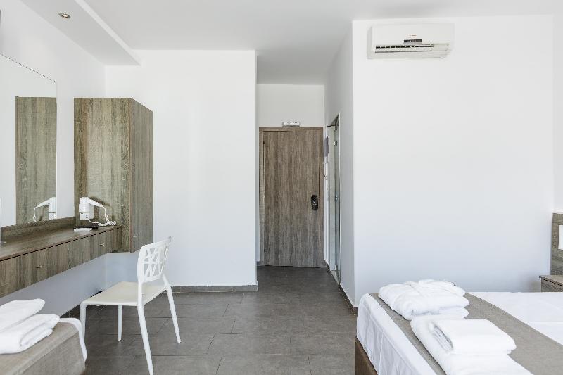 חדר סטנדרט לשלושה, Kahlua Boutique