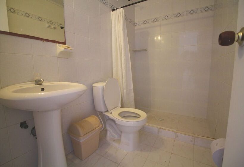 חדר סטנדרט לשלושה, On Vacation Coral Flower