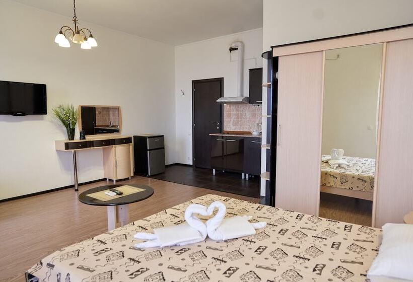 标准工作室, Papaya Park