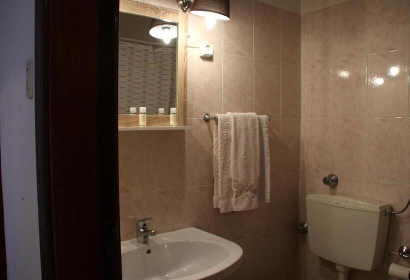 4인용 스탠다드 룸, Residencial Miguel José