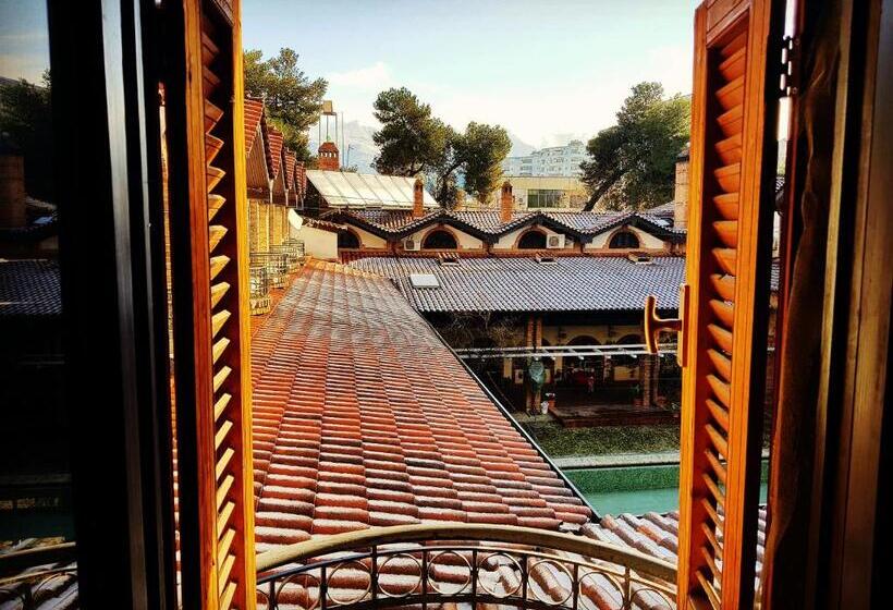 חדר סטנדרט יחיד, Restaurant Bujtina E Gjelit