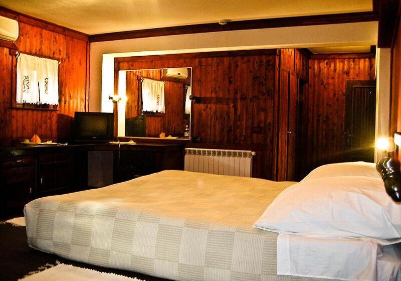 חדר סטנדרט, Restaurant Bujtina E Gjelit