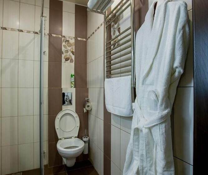 اتاق استاندارد, Shine House