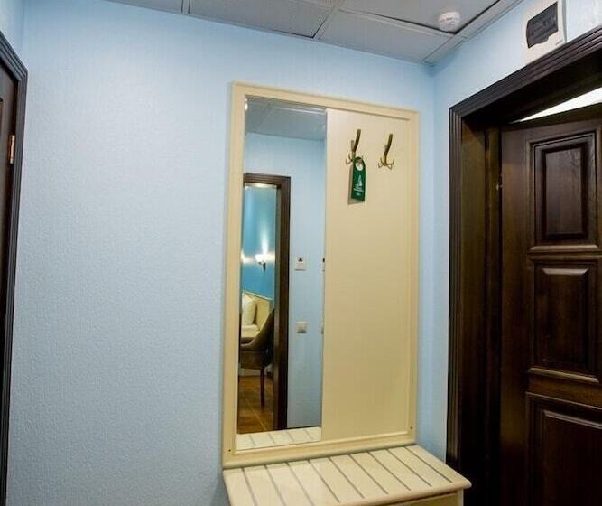 اتاق استاندارد, Shine House