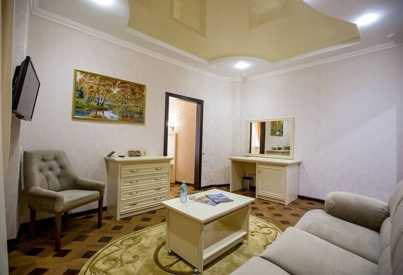 سوییت, Shine House