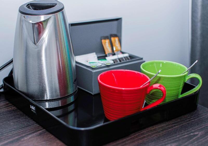 Номер Стандарт, Village Hotel Aberdeen