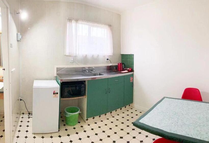 이코노미 룸, Kerry's Motel