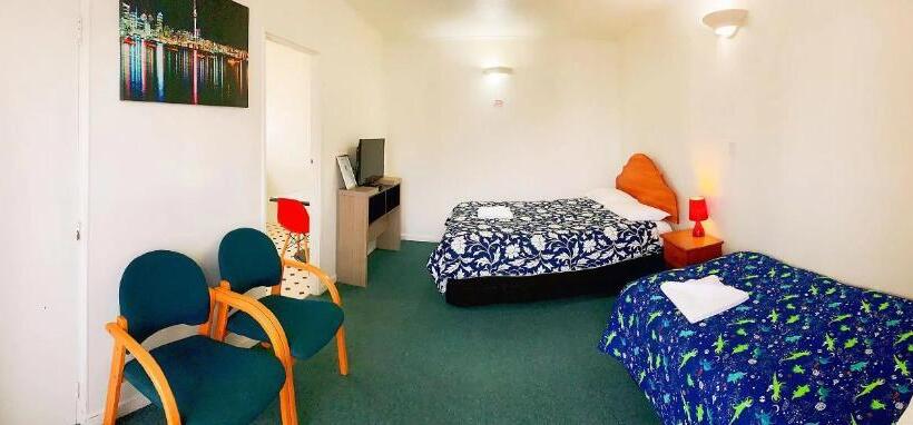 이코노미 룸, Kerry's Motel