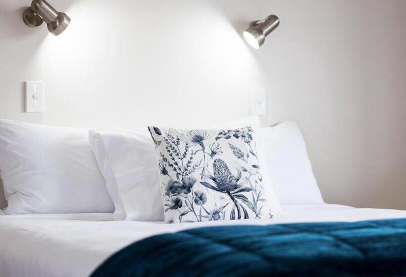 استودیوی استاندارد, Drovers Motor Inn