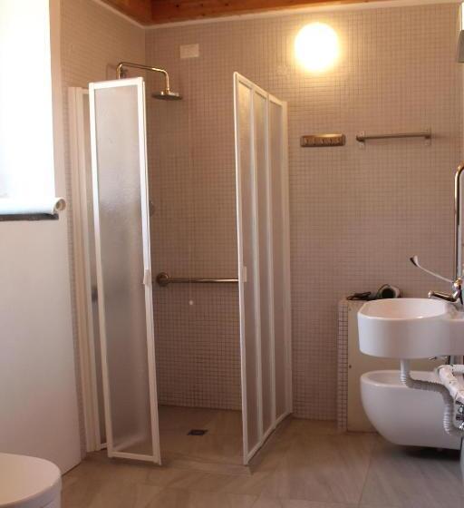 غرفة أساسية ثلاثية, Il Giardino Degli Ovali