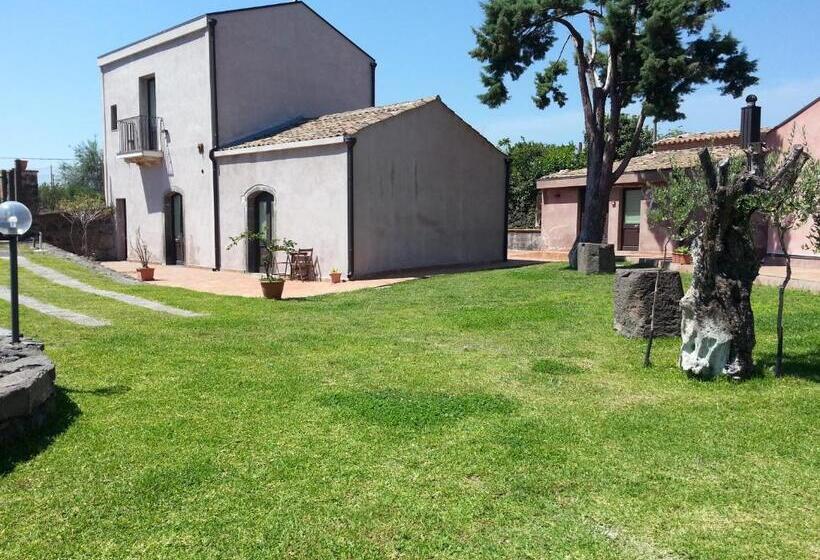 غرفة أساسية ثلاثية, Il Giardino Degli Ovali