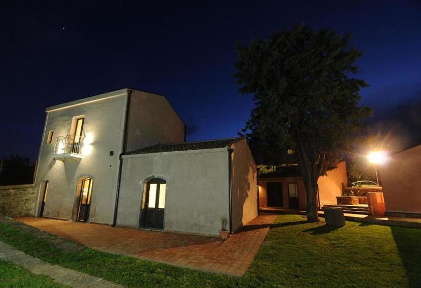 غرفة أساسية ثلاثية, Il Giardino Degli Ovali