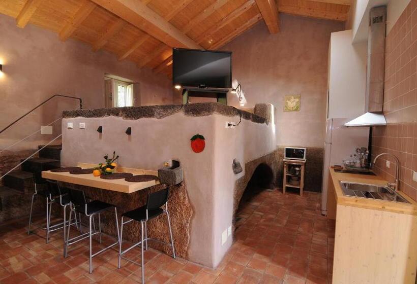 إستديو عائلى, Il Giardino Degli Ovali