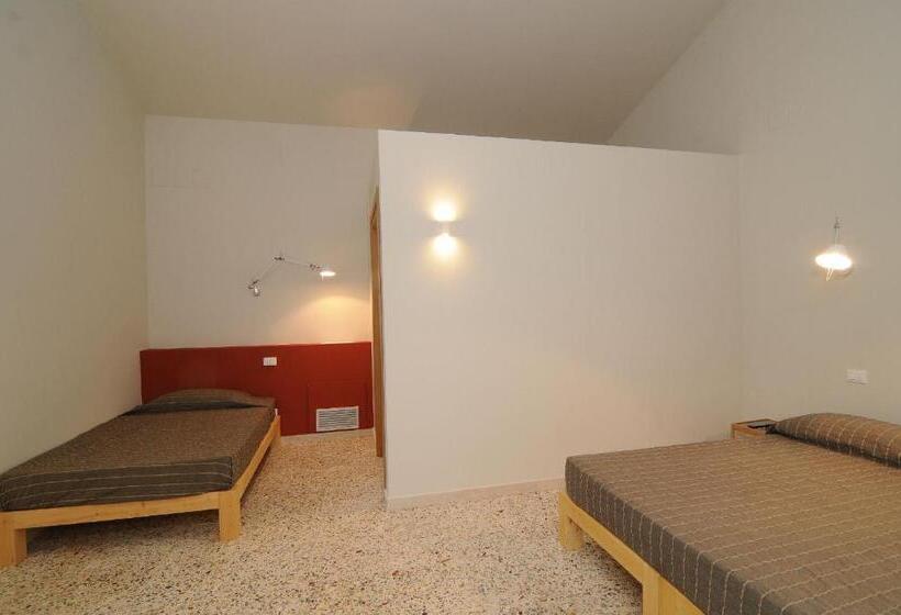 غرفة أساسية ثلاثية, Il Giardino Degli Ovali