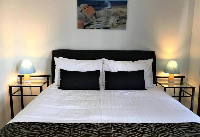 غرفة قياسية سرير ملكى, Storm Bay B & B