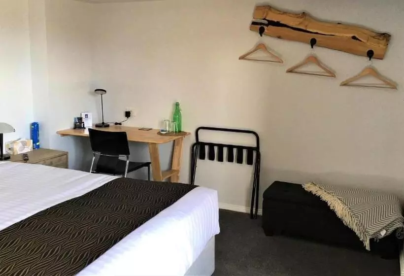 オーシャンビューデラックススイート, Storm Bay B & B