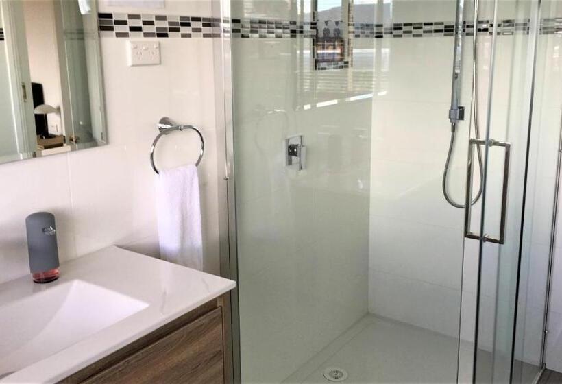 جناح ديلوكس مطل على البحر, Storm Bay B & B