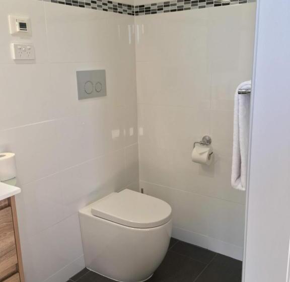 스위트 킹사이즈 침대, Storm Bay B & B