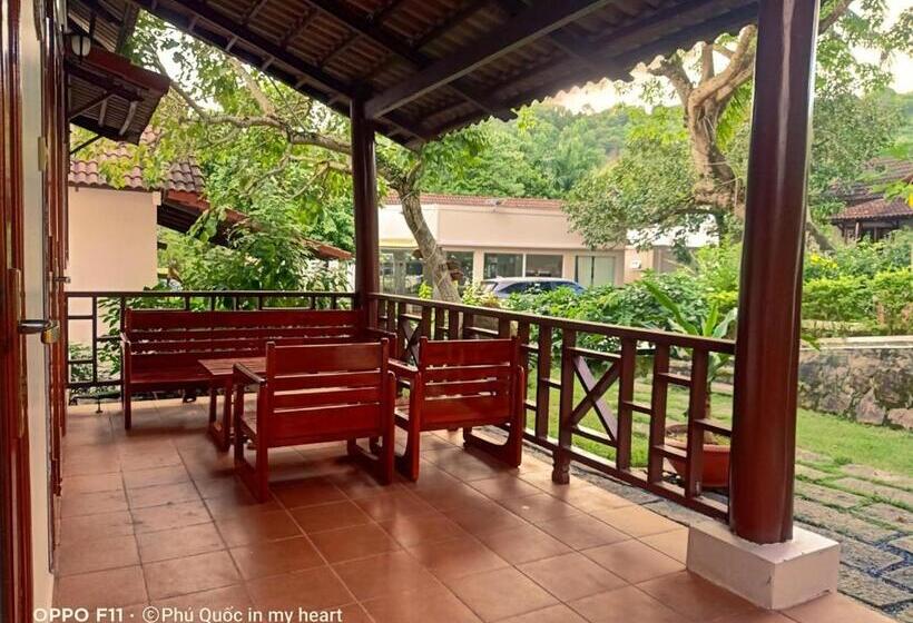 بنگله خانوادگی, Hong Bin Bungalow