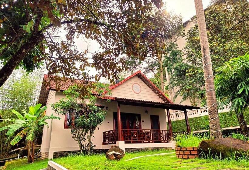 بنگله خانوادگی, Hong Bin Bungalow