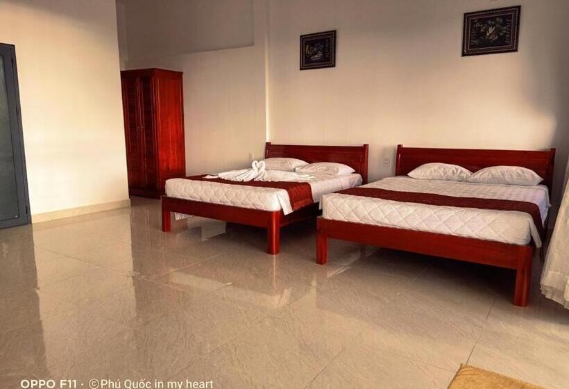 اتاق استاندارد چهار تخته با چشم‌انداز دریا, Hong Bin Bungalow