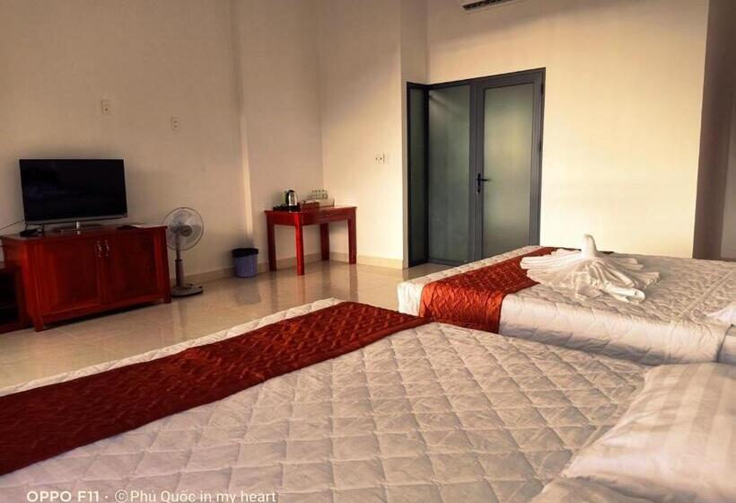 اتاق استاندارد چهار تخته با چشم‌انداز دریا, Hong Bin Bungalow