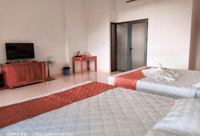 اتاق استاندارد چهار تخته با چشم‌انداز دریا, Hong Bin Bungalow