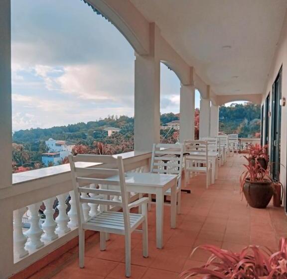 اتاق استاندارد چهار تخته با چشم‌انداز دریا, Hong Bin Bungalow